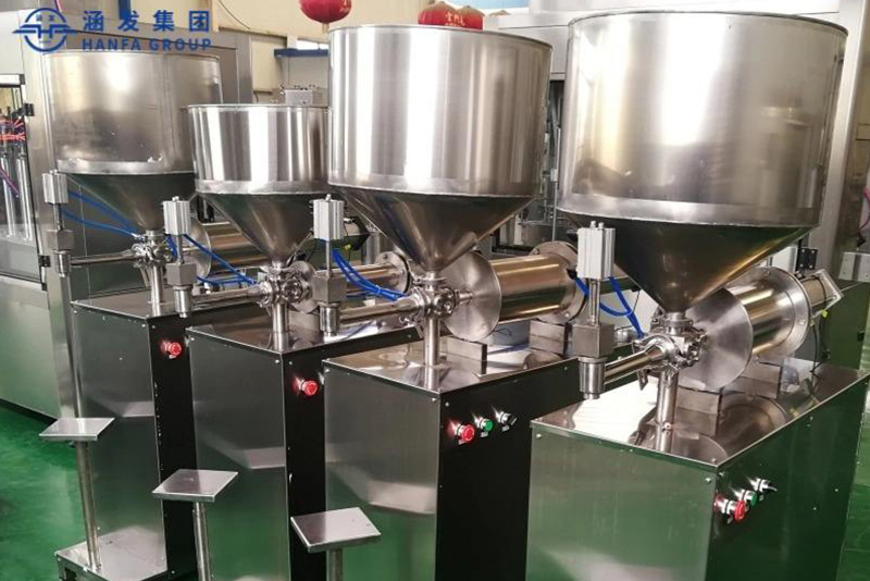 Chocolate-filling-machine-2